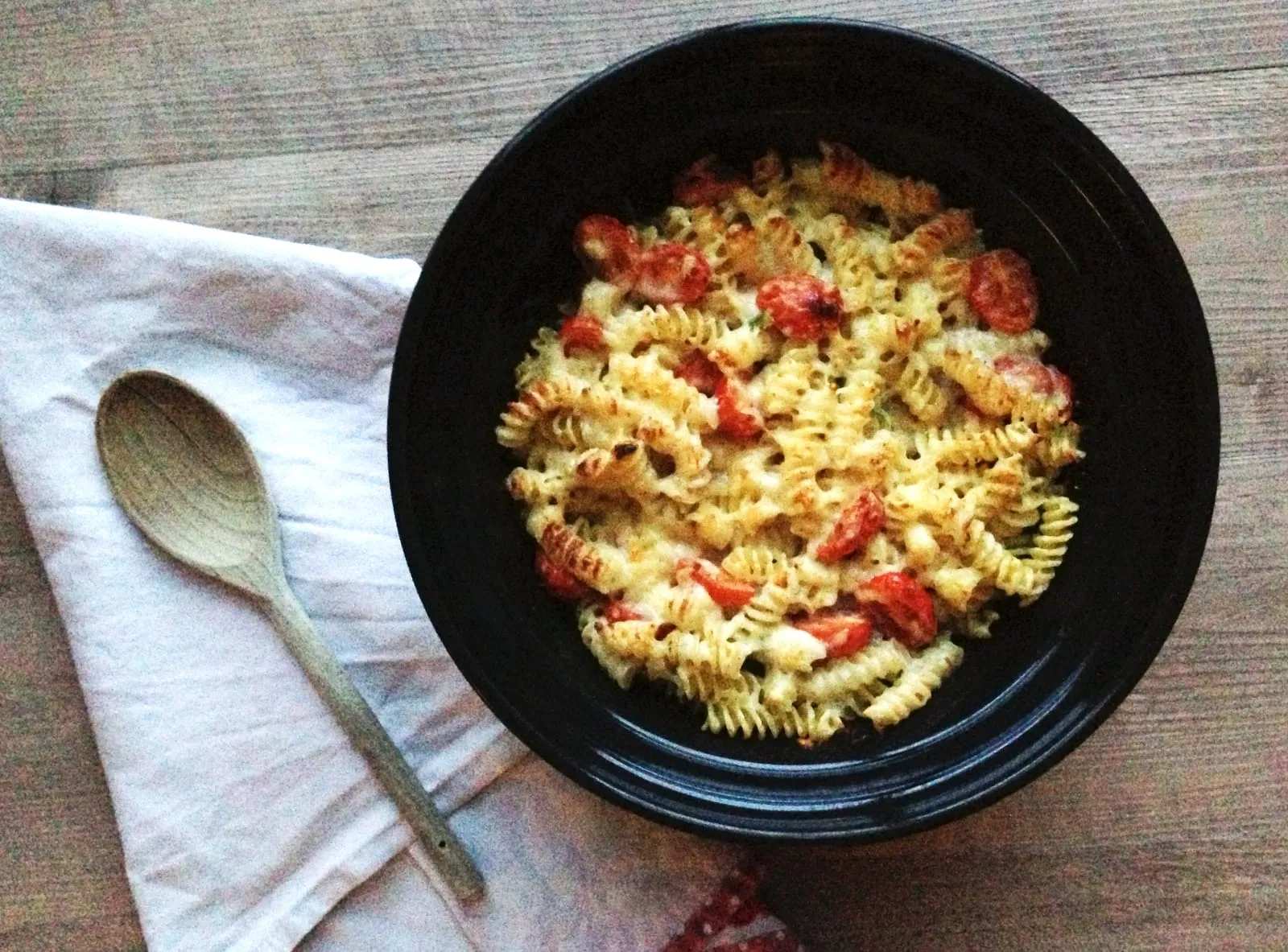 Garlic, Cheese &amp; Tomato Pasta Bake