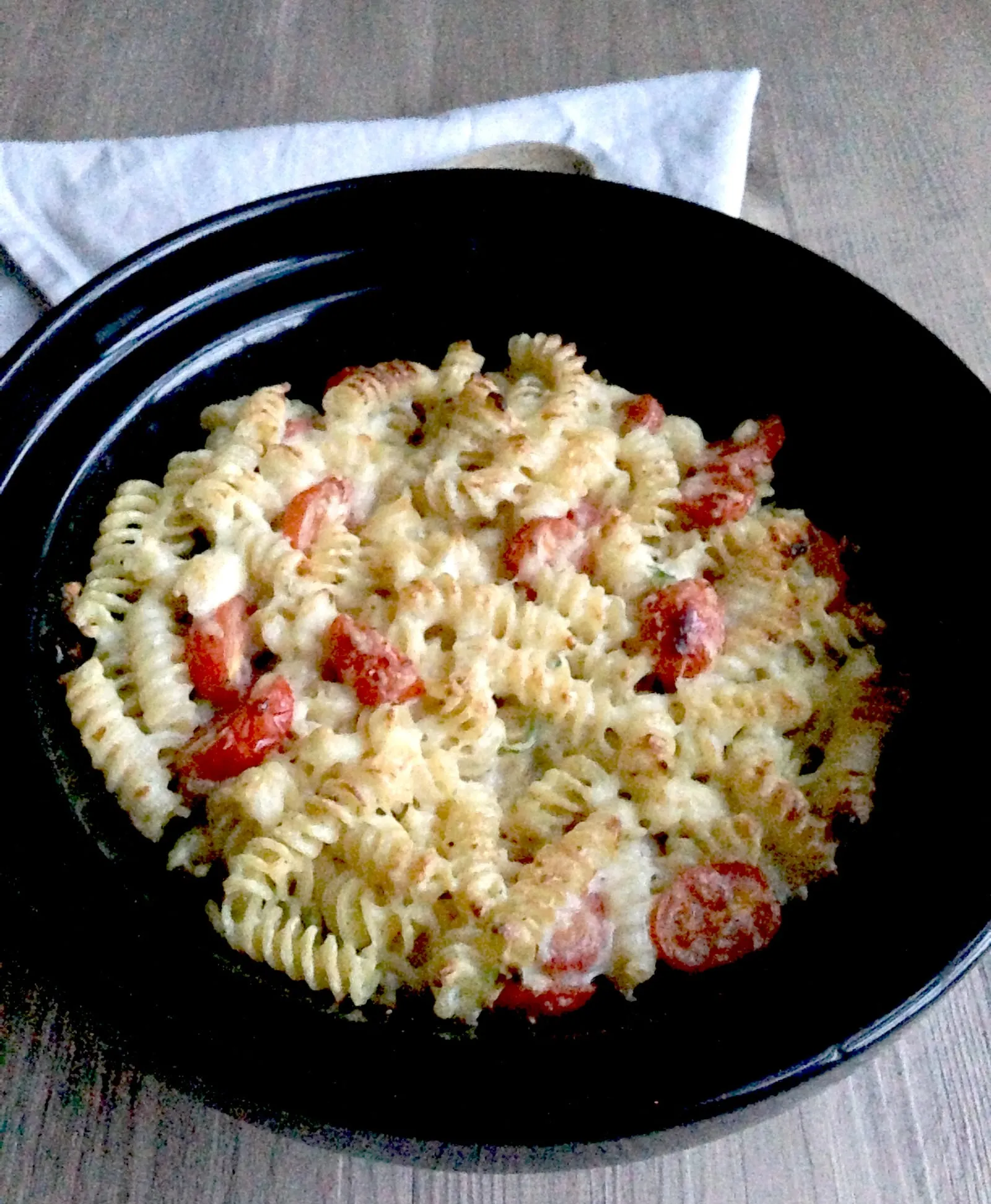 Garlic, Cheese &amp; Tomato Pasta Bake