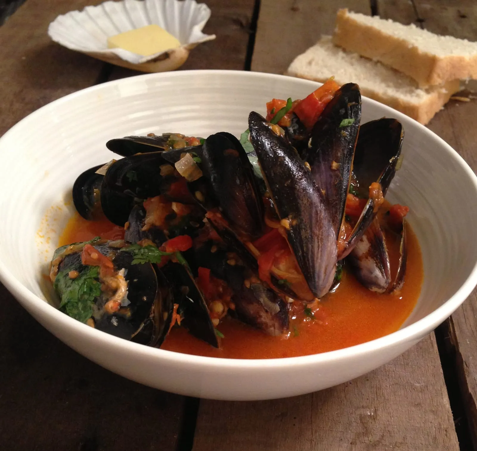 Mussels in Tomato and Chilli Sauce